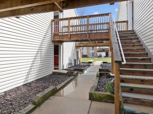 1975 Kenilworth Cir APT B, Hoffman Estates, IL 60169