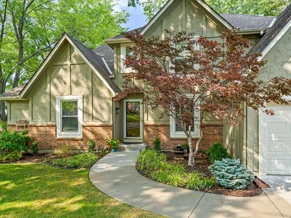 2328 W 123rd Ter, Leawood, KS 66209