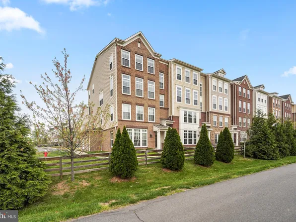 43421 Town Gate Sq, Chantilly, VA 20152