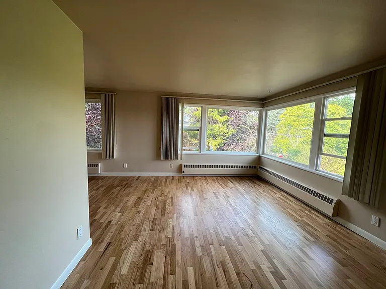 5243 22nd Ave NE #6 — Photo 1
