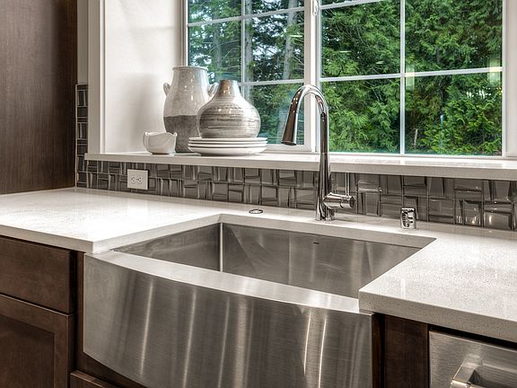 Farmhouse sink and touchless faucet