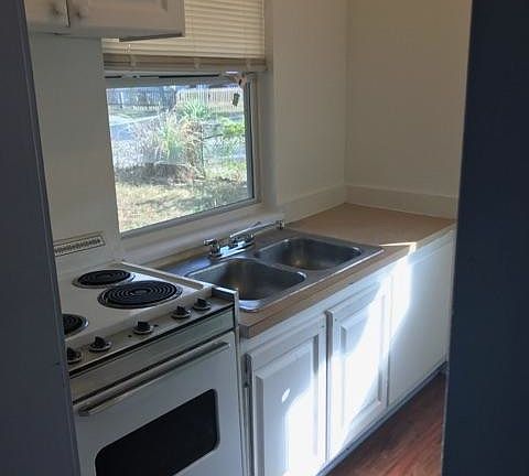 5th image of 1412 E Bird St
