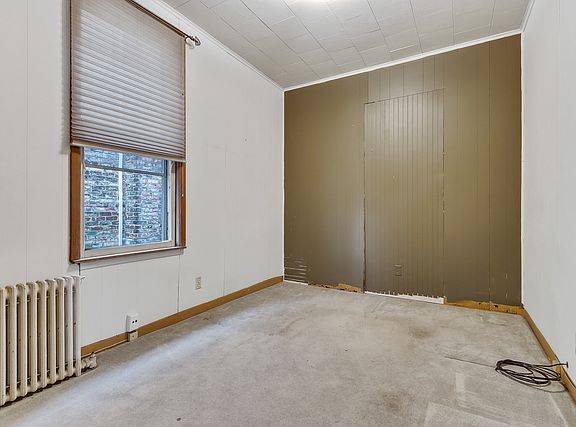 5th image of 1038 Beloit Ave