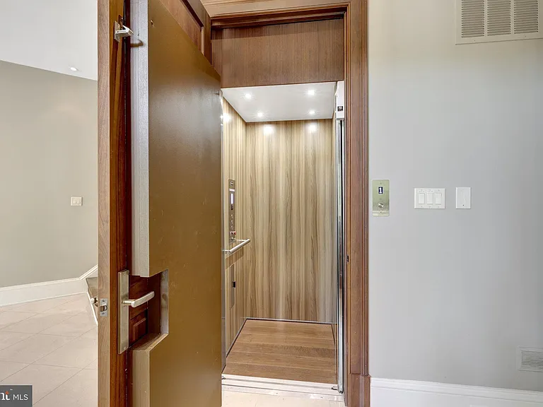 860 Nicholas Run Dr — Photo 89