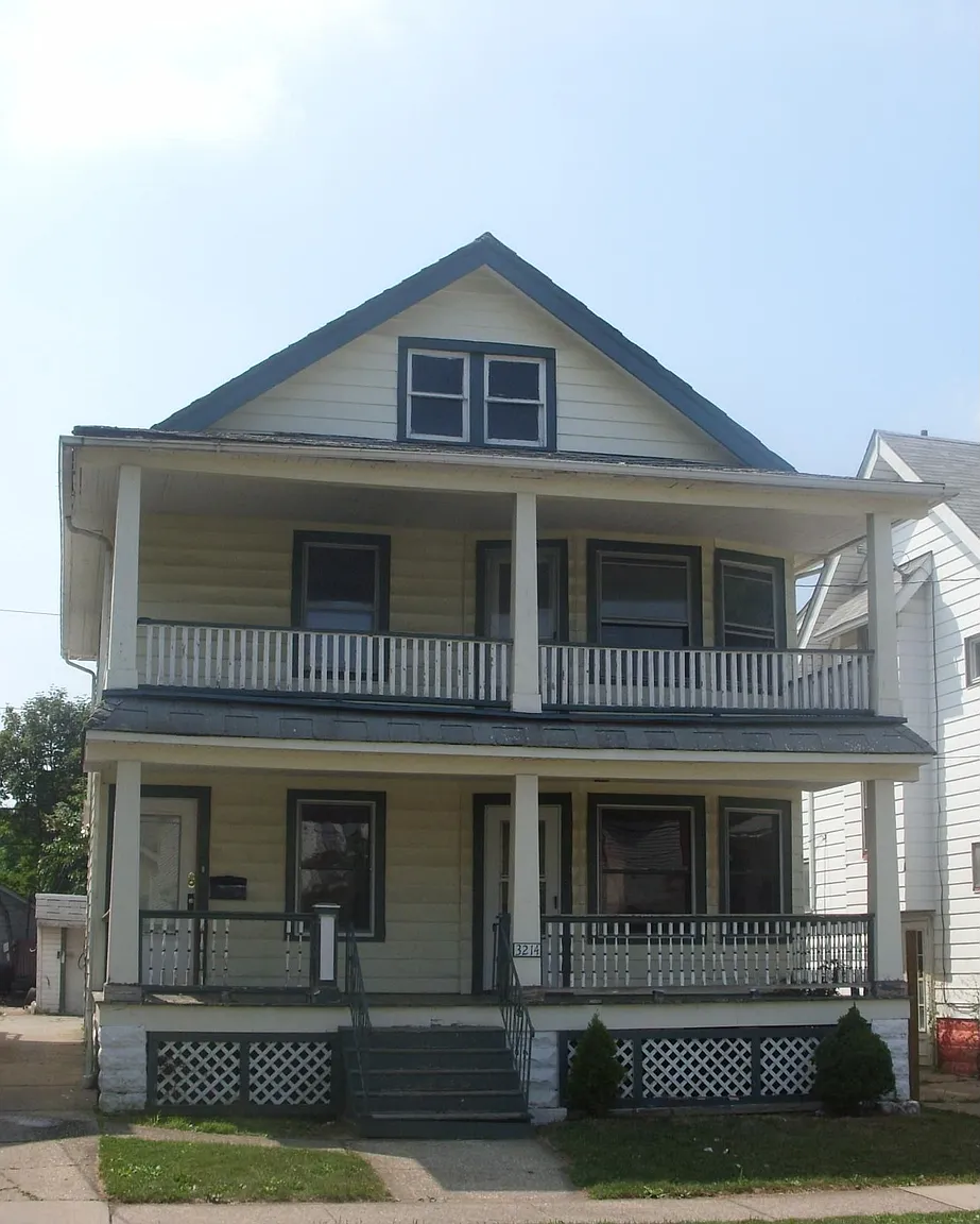 3214 W 88th St photo 1