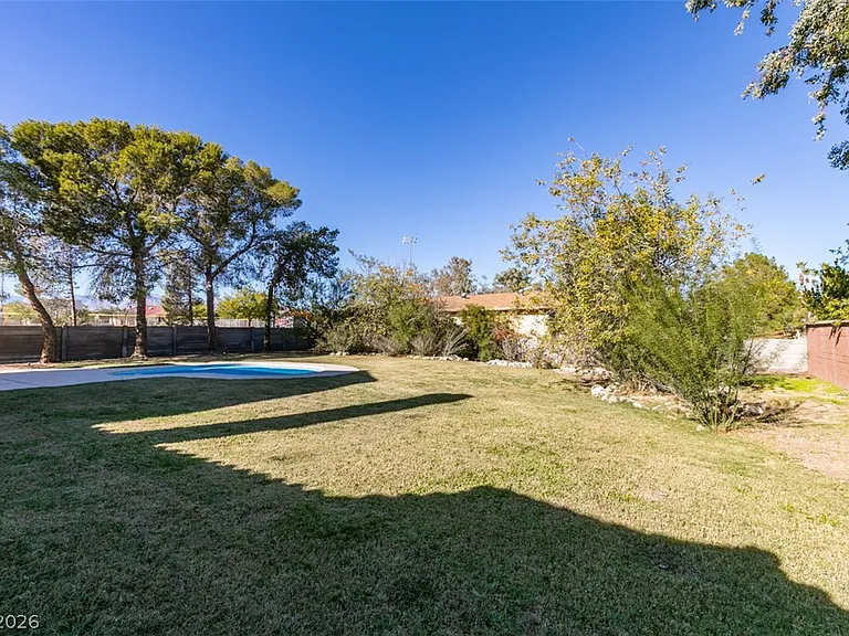 7040 Obannon Dr — Photo 37