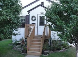 106 10th Ave NW, Mandan, ND 58554