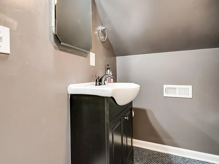 1315 Saturn Dr — Photo 18