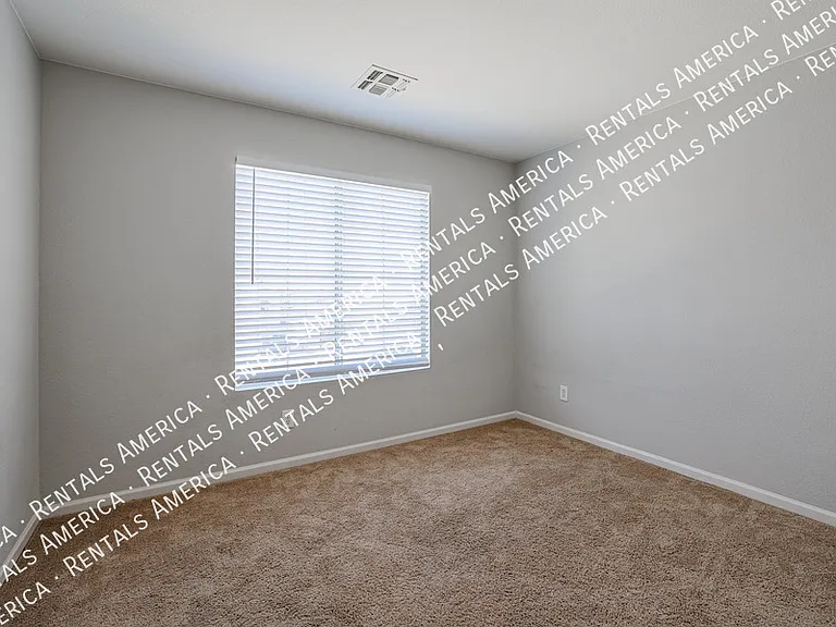 7441 W Fleetwood Ln — Photo 32