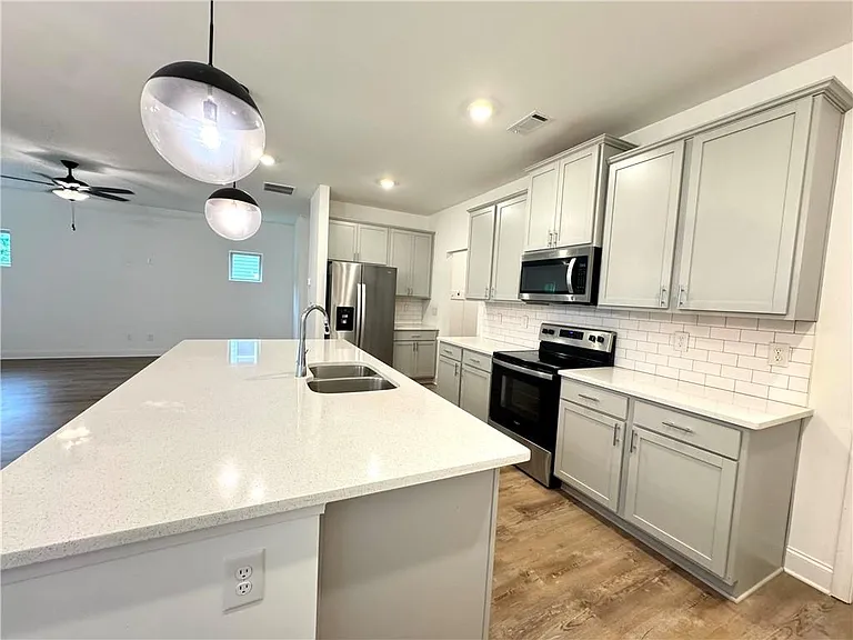 2955 Vinca Dr — Photo 10