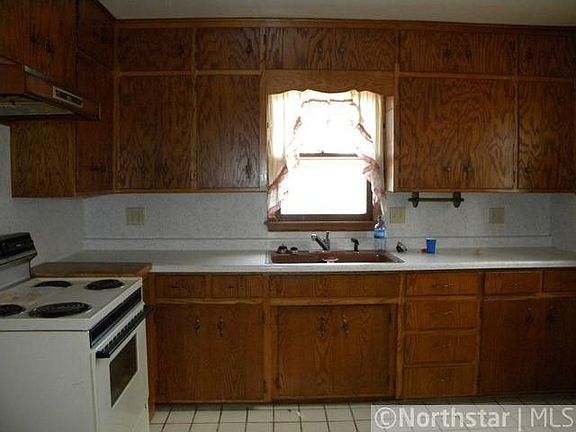 2nd image of 2659 8th Ave E