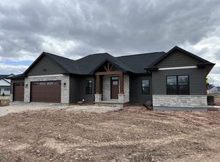 2150 Caroline Ct, Neenah, WI 54956