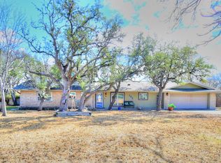 163 Forest Cir, Kerrville, TX 78028