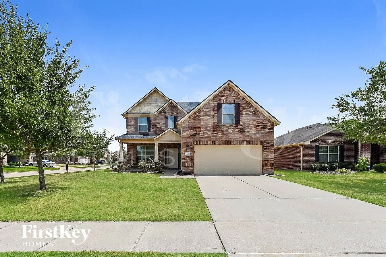 4 bed, 2.5 bath, 3195 sqft, $2,750 — Photo 1