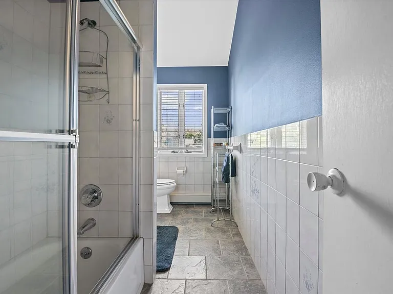 13 N Peach St — Photo 6