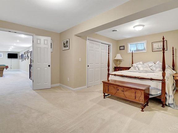5th image of 630 E Brooke Dr
