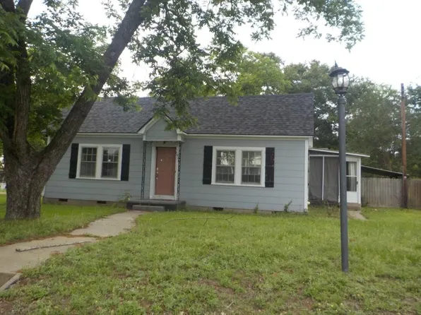 616 W Scott St, Gilmer, TX 75644