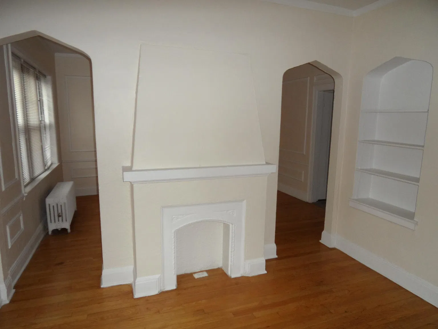 1 bed, 900 sqft, $1,600 — Photo 4