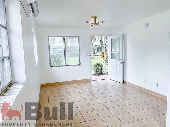 4th image of 317 E Monument Ave APT 7