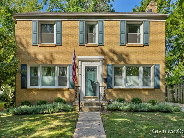 1043 Floral Ave SE, East Grand Rapids, MI 49506