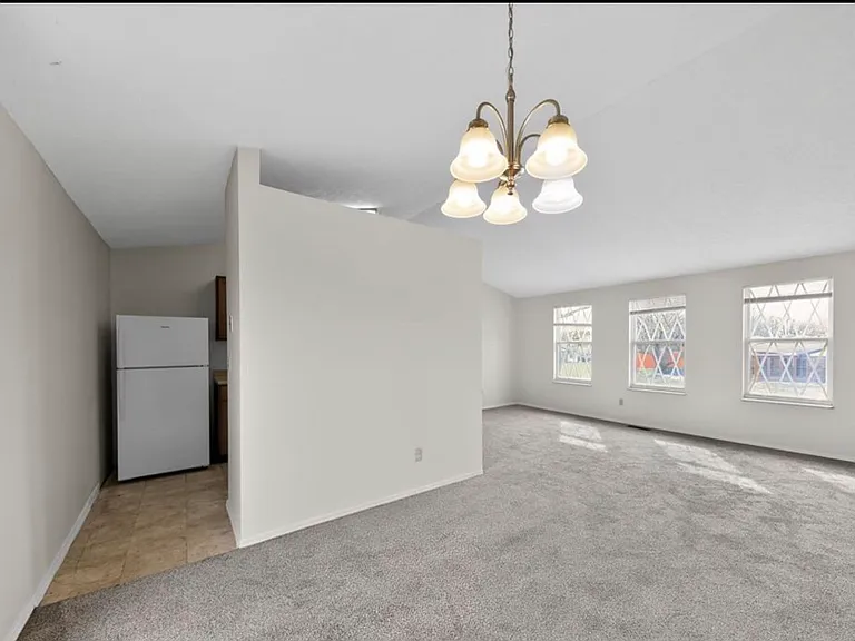2531 Windsor Village Dr — Photo 4