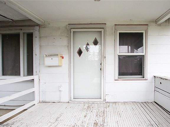 2nd image of 26 E Grace St