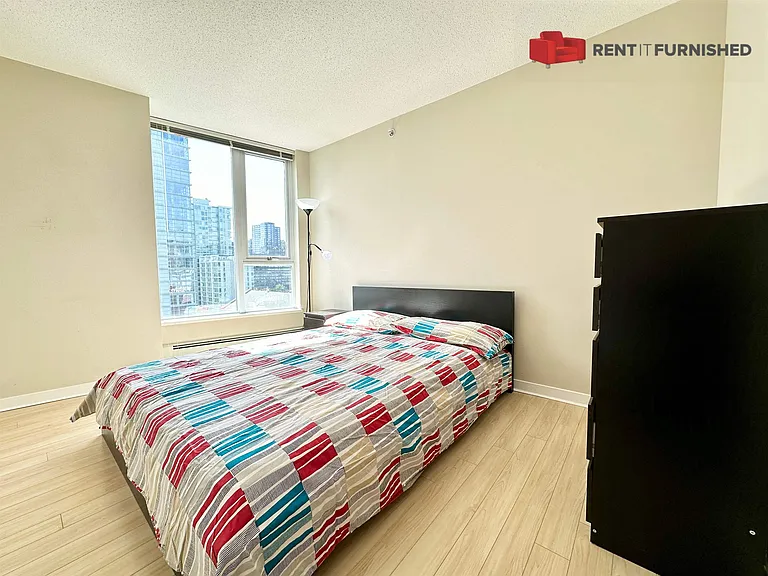 188 Keefer Pl — Photo 9