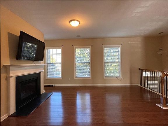 3rd image of 3393 Twinrose Pl
