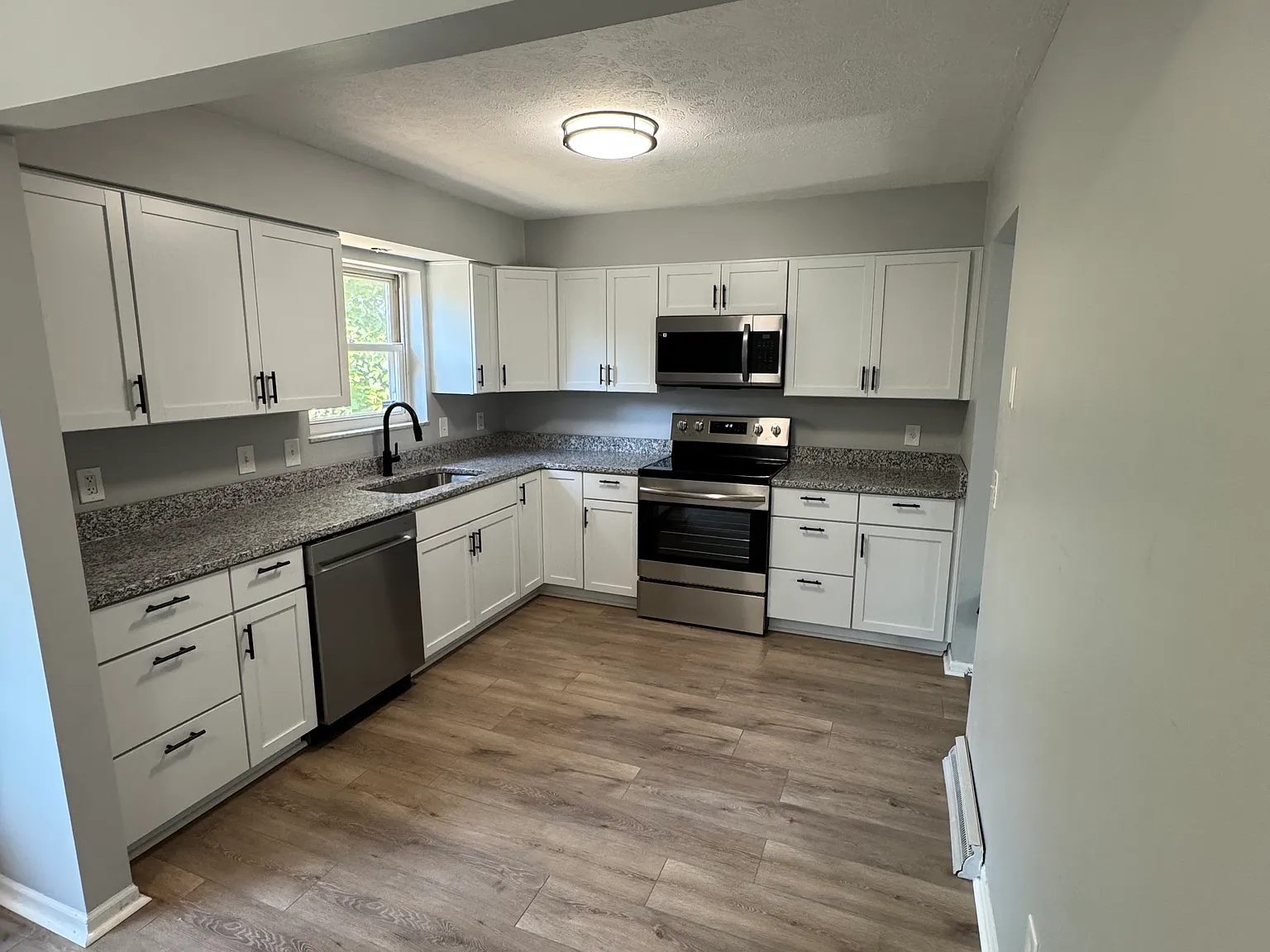 3 bed, 1522 sqft, $2,300 — Photo 2