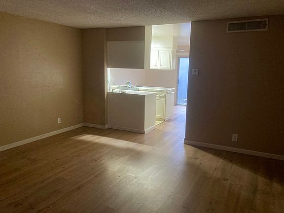 5th image of 1351 Buckingham Way #11
