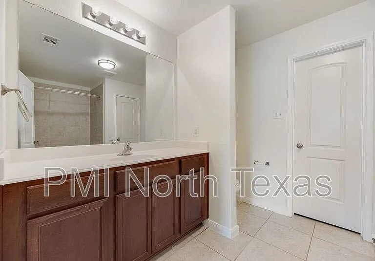1911 Pilot Point Way — Photo 16