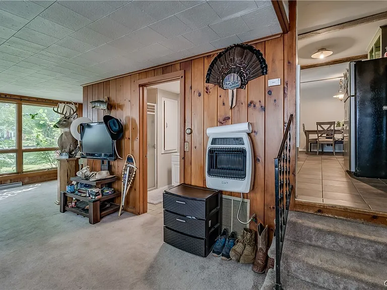 325 Paddock St — Photo 41