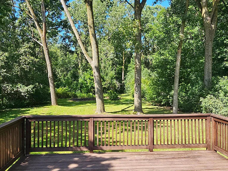 1635 Giddings Rd — Photo 26