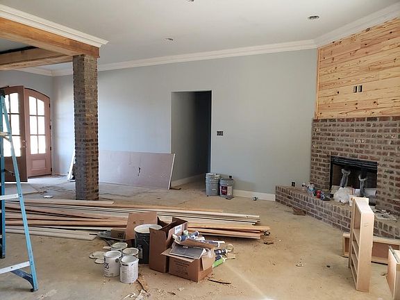 2nd image of 415 Saige Ln