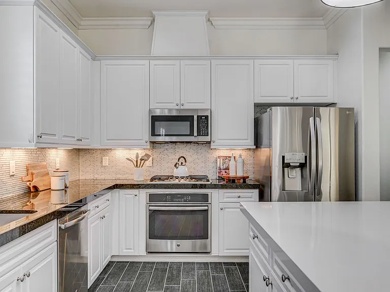 933 Everest Peak Ave — Photo 13
