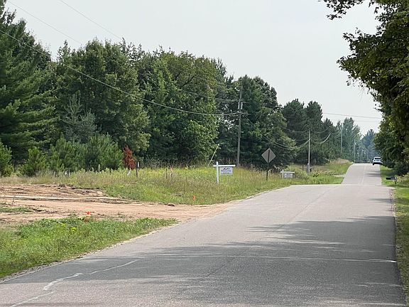 5th image of Elmcrest Ave
