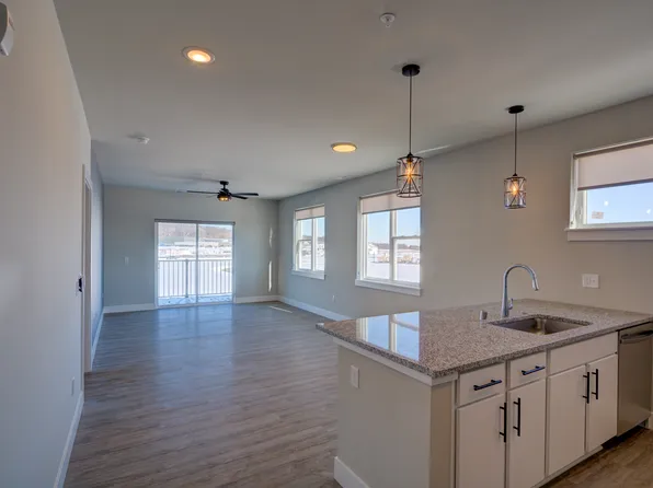 2880 Frisee Dr #201, Madison, WI 53711