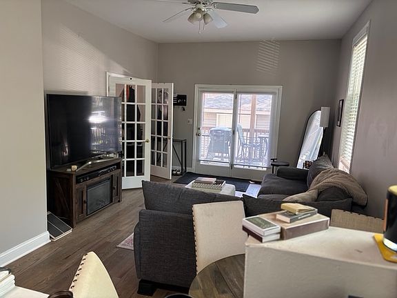 3rd image of 1254 W Henderson St APT 1R