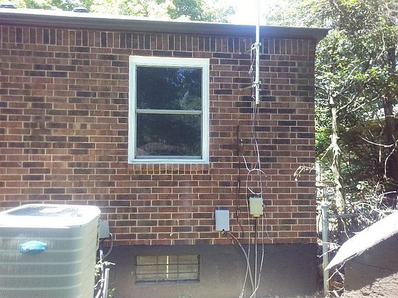 Double Hung Tilt Windows