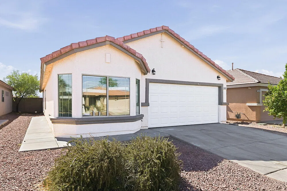 4 bed, 2.0 bath, 1442 sqft, $2,165 — Photo 3