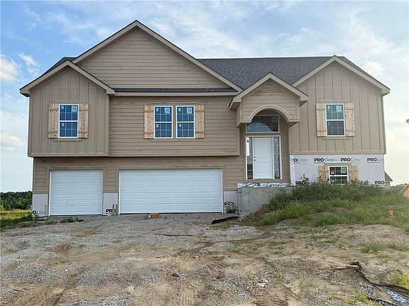 2nd image of 10144 N Brighton Ave