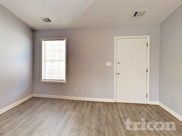 184 Kings Crossing Ct — Photo 4