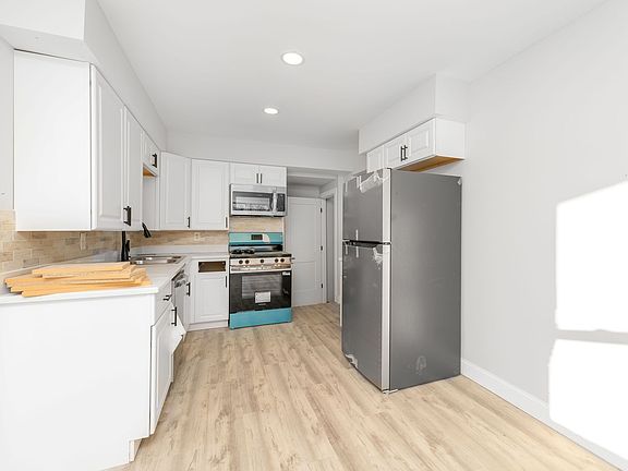 2nd image of 7710-7725 Timbercreek Ct #7725-3