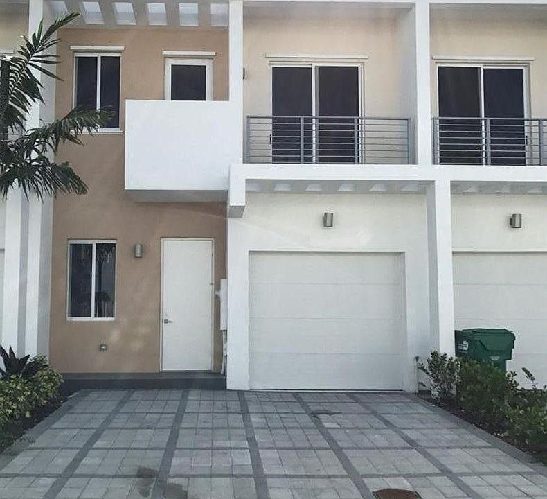 1st image of 10266 Nw 72nd Terrace