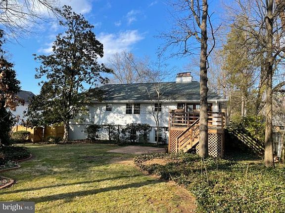 5th image of 1011 Emerald Dr