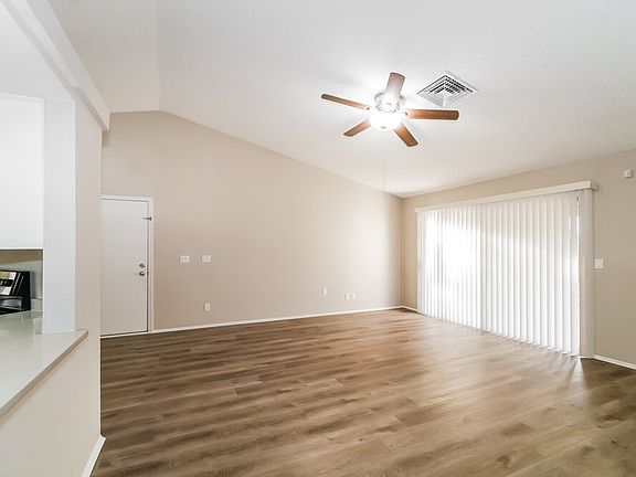 4th image of 8045 W Larkspur Dr