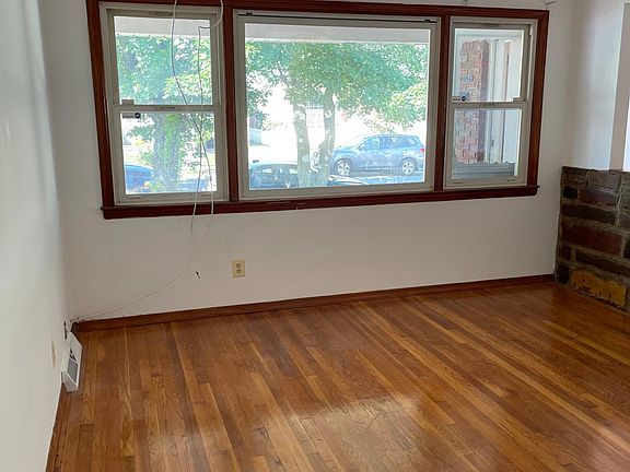 4th image of 18 McDermott Ave