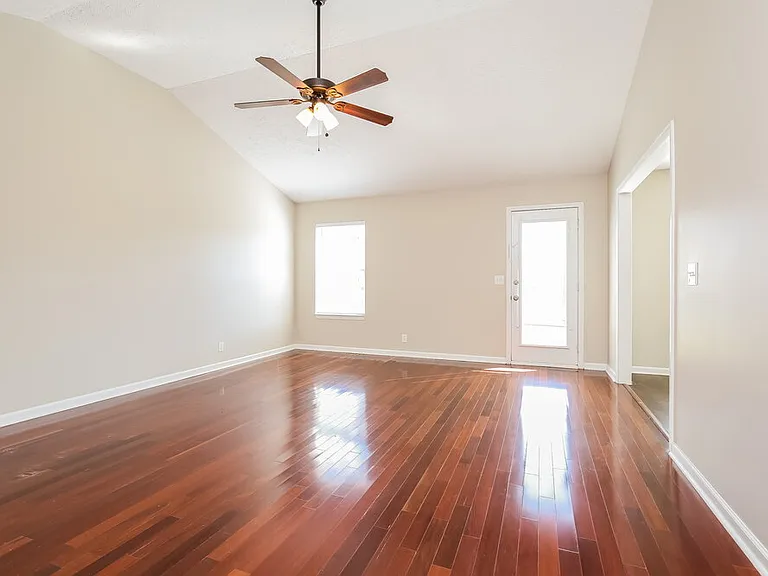 1179 Everton Dr — Photo 3