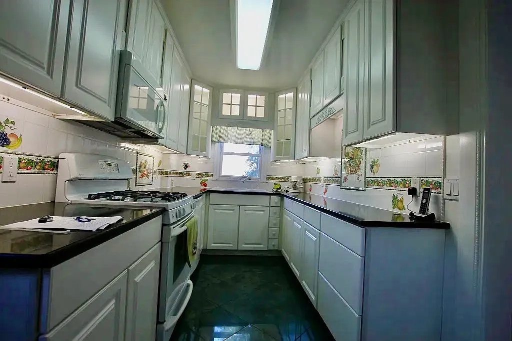 3 bed, 1.0 bath, $4,500 — Photo 4