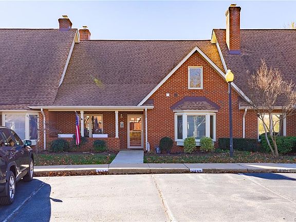 2nd image of 3134 Lake Terrace Ct